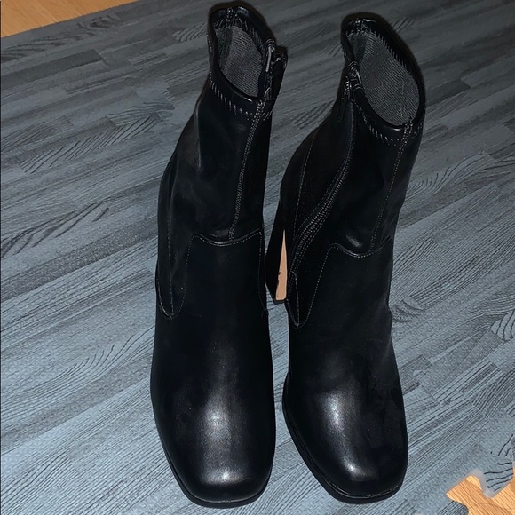 Black block heel booties - Picture 3 of 10